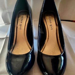 Ladies black patent leather pumps. Madden Girl size 6M